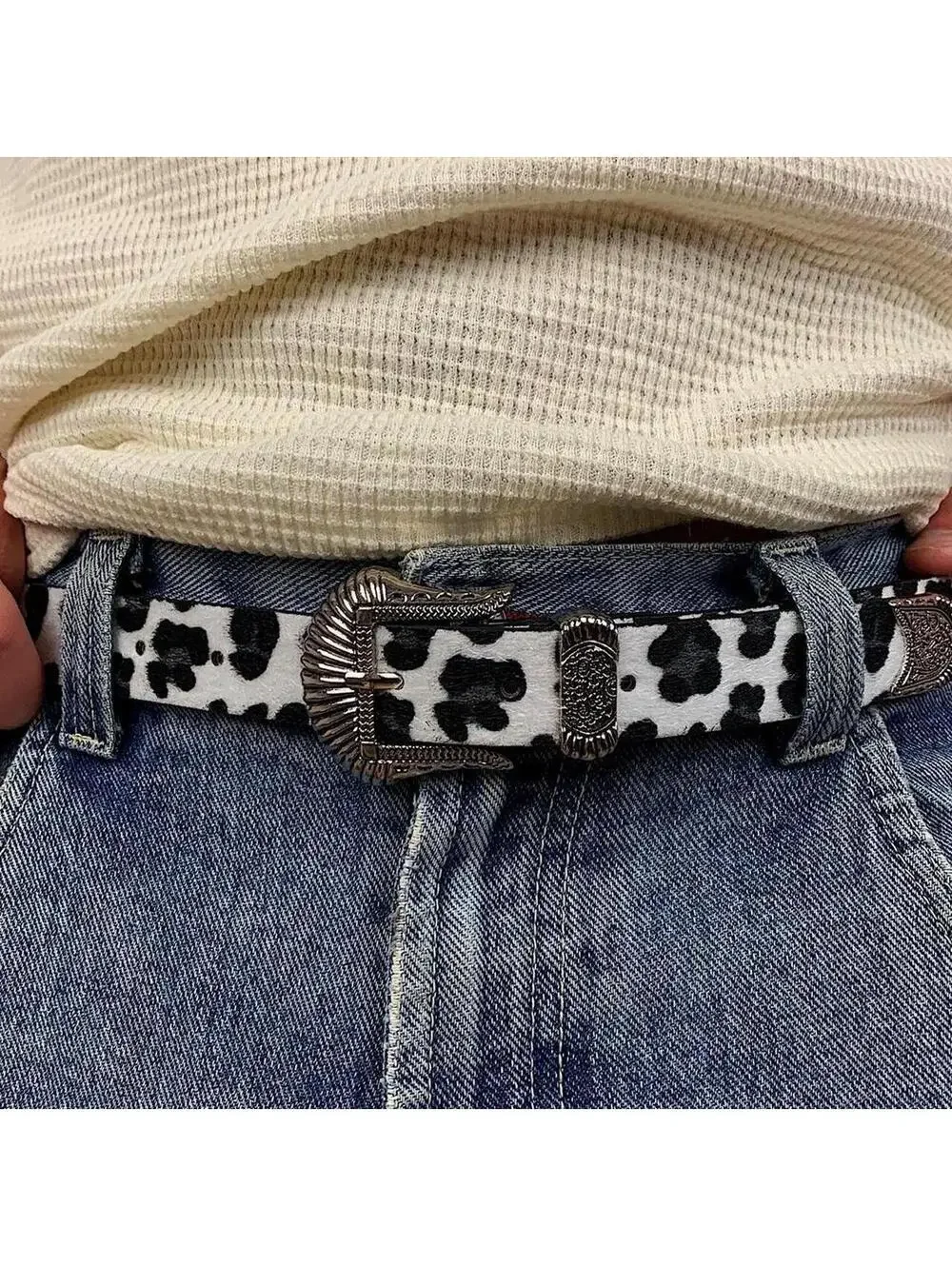 Vintage y2k 2000s Cyber style White and Black Cheetah Fur American Western boho